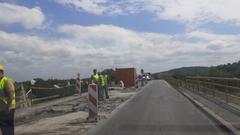 LEŠNICA: Radovi na magistralnom putu Šabac-Loznica-Mali Zvornik LEŠNICA: Radovi na magistralnom putu Šabac-Loznica-Mali Zvornik
