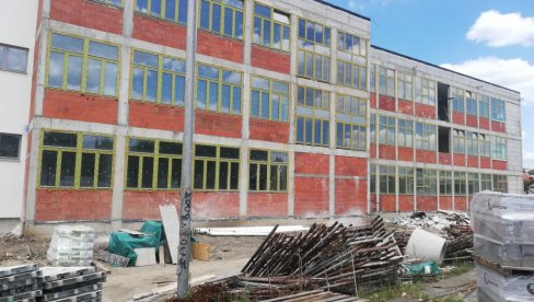 ЗА ОПРЕМАЊЕ 12 МИЛИОНА: Напредује изградња нове зграде ОШ „Свети Сава“ у Краљеву ЗА ОПРЕМАЊЕ 12 МИЛИОНА: Напредује изградња нове зграде ОШ „Свети Сава“ у Краљеву