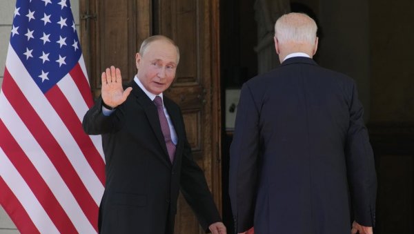 ПУТИН ПРОГОВОРИО О БАЈДЕНУ: Слика коју стварају медији нема везе са реалношћу - њему ништа не промиче ПУТИН ПРОГОВОРИО О БАЈДЕНУ: Слика коју стварају медији нема везе са реалношћу - њему ништа не промиче