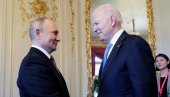 РАЗМЕНИЛИ ПОКЛОНЕ: Путину авијаторке, а ево шта је Бајден добио од руског председника РАЗМЕНИЛИ ПОКЛОНЕ: Путину авијаторке, а ево шта је Бајден добио од руског председника