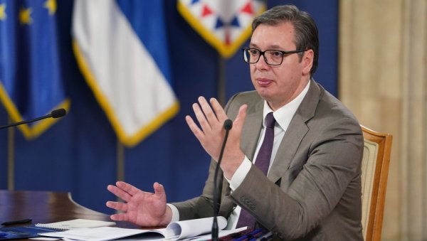 СРБИЈА СМАЊУЈЕ ПОРЕЗЕ: Вучић о великом економском плану - укида се екстрапорез за млађе од 40 година СРБИЈА СМАЊУЈЕ ПОРЕЗЕ: Вучић о великом економском плану - укида се екстрапорез за млађе од 40 година