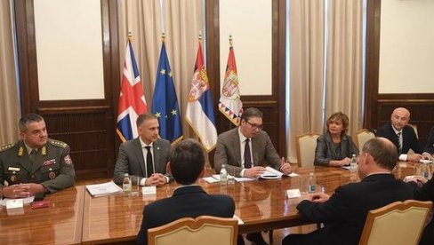 САСТАНАК СА ВОЛАСОМ: Вучић разговарао са министром одбране Уједињеног Краљевства САСТАНАК СА ВОЛАСОМ: Вучић разговарао са министром одбране Уједињеног Краљевства