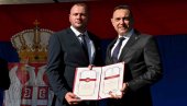 NAJVIŠE PRIZNANJE OPŠTINE IVANJICA: Ministru Vulinu uručena Junska nagrada NAJVIŠE PRIZNANJE OPŠTINE IVANJICA: Ministru Vulinu uručena Junska nagrada