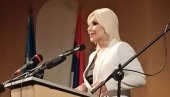 РАЗВОЈ У ЗДРАВОЈ СРЕДИНИ: Зорана Михајловић на прослави Дана Лознице (ФОТО) РАЗВОЈ У ЗДРАВОЈ СРЕДИНИ: Зорана Михајловић на прослави Дана Лознице (ФОТО)