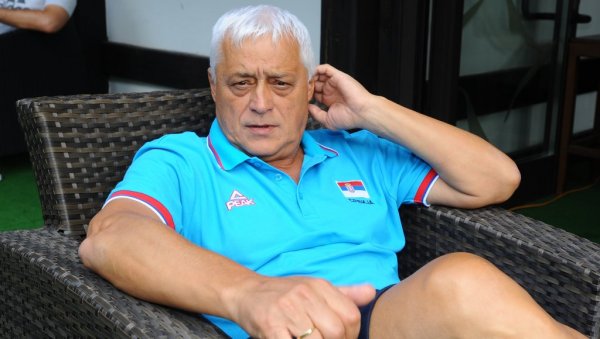 СРБИЈА СА СТРАНЦЕМ У ЕКИПИ ИДЕ НА МУНДОБАСКЕТ? Мута Николић одмах дигао глас: Ма, ајте, молим вас! СРБИЈА СА СТРАНЦЕМ У ЕКИПИ ИДЕ НА МУНДОБАСКЕТ? Мута Николић одмах дигао глас: Ма, ајте, молим вас!