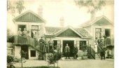 ВИНСКА ИСТОРИЈА СРБИЈЕ У 12 ПРИЧА: Несвакидашња изложба у Кући Ђуре Јакшића у Крагујевцу ВИНСКА ИСТОРИЈА СРБИЈЕ У 12 ПРИЧА: Несвакидашња изложба у Кући Ђуре Јакшића у Крагујевцу
