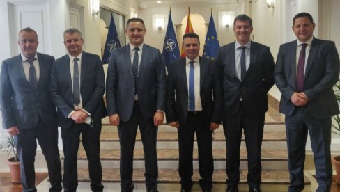 BOKS SPAJA REGION: Zaev poslao pozdrave predsedniku Vučiću i zahvalnost za vakcine! BOKS SPAJA REGION: Zaev poslao pozdrave predsedniku Vučiću i zahvalnost za vakcine!
