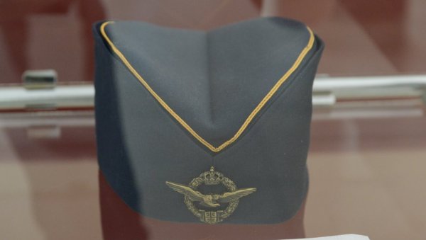 СЕЋАЊЕ НА ХЕРОЈЕ НАШЕГ НЕБА: У Краљеву отворена занимљива изложба макета Априлски рат 1941 (ФОТО) СЕЋАЊЕ НА ХЕРОЈЕ НАШЕГ НЕБА: У Краљеву отворена занимљива изложба макета Априлски рат 1941 (ФОТО)