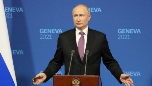АМЕРИЧКА НОВИНАРКА ПРОВОЦИРАЛА ПУТИНА: Питала га о опозицији, он јој оштро одговорио (ВИДЕО) АМЕРИЧКА НОВИНАРКА ПРОВОЦИРАЛА ПУТИНА: Питала га о опозицији, он јој оштро одговорио (ВИДЕО)