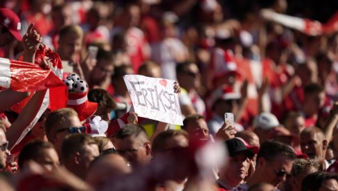 ERIKSEN POSETIO SAIGRAČE KOJI SU MU SPASILI ŽIVOT: Poslao im emotivnu poruku! ERIKSEN POSETIO SAIGRAČE KOJI SU MU SPASILI ŽIVOT: Poslao im emotivnu poruku!