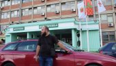 ХУМАНИ ЈАГОДИНАЦ БЕСПЛАТНО ВОЗИ : Кад немају пара да оду код лекара, зову Стевана ХУМАНИ ЈАГОДИНАЦ БЕСПЛАТНО ВОЗИ : Кад немају пара да оду код лекара, зову Стевана