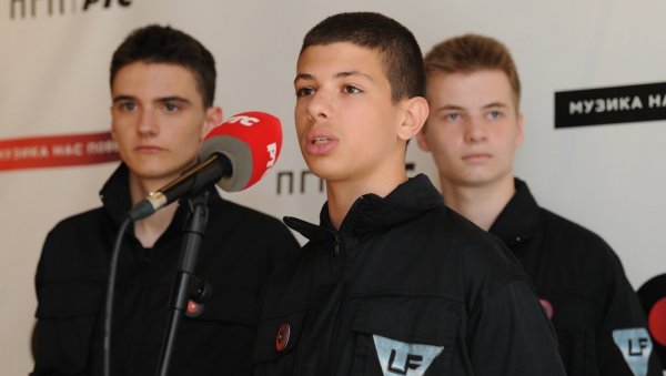 ШКОЛАРЦИ ПРАШЕ ЖЕСТОКО : Најмлађи домаћи бенд Андерфорс промовисао првенац ШКОЛАРЦИ ПРАШЕ ЖЕСТОКО : Најмлађи домаћи бенд Андерфорс промовисао првенац