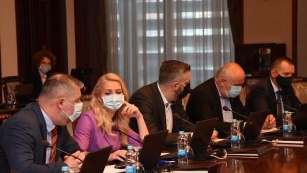 ФИНАЛИЗИРАН ЗНАЧАЈАН ПРОЈЕКАТ: Прва “е-беба” у Српској биће уписана следеће седмице у Добоју ФИНАЛИЗИРАН ЗНАЧАЈАН ПРОЈЕКАТ: Прва “е-беба” у Српској биће уписана следеће седмице у Добоју