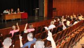 ДАНАШЊА СЕДНИЦА СО ПАРАЋИН: Све тачке већина одборника изгласала без расправе ДАНАШЊА СЕДНИЦА СО ПАРАЋИН: Све тачке већина одборника изгласала без расправе