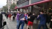 HAOS U LONDONU: Navijači Škotske i Engleske prave lom na ulicama! (VIDEO) HAOS U LONDONU: Navijači Škotske i Engleske prave lom na ulicama! (VIDEO)