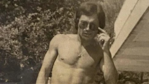 ПРЕПОЗНАЈЕТЕ ЛИ ГА? Ћерка популарног певача објавила његову фотку из младости (ФОТО) ПРЕПОЗНАЈЕТЕ ЛИ ГА? Ћерка популарног певача објавила његову фотку из младости (ФОТО)