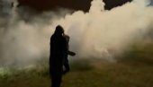 HAOS NA REJV ŽURCI U FRANCUSKOJ: Mladić ostao bez ruke, povređeni policajci (VIDEO) HAOS NA REJV ŽURCI U FRANCUSKOJ: Mladić ostao bez ruke, povređeni policajci (VIDEO)