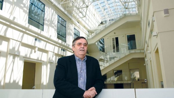 КРЕНУЛИ СА САНКЦИЈАМА А СТИГЛИ ДО ЈУБИЛЕЈА: Радослав Рале Зеленовић о Палићком фестивалу КРЕНУЛИ СА САНКЦИЈАМА А СТИГЛИ ДО ЈУБИЛЕЈА: Радослав Рале Зеленовић о Палићком фестивалу