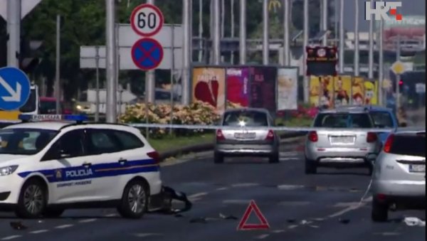 ТЕШКА НЕСРЕЋА У ЗАГРЕБУ: Има погинулих, пет полицијских возила на терену (ВИДЕО) ТЕШКА НЕСРЕЋА У ЗАГРЕБУ: Има погинулих, пет полицијских возила на терену (ВИДЕО)