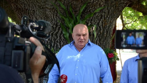 ПАЛМА АПЕЛУЈЕ НА СРБЕ: Не идите у Албанију због јефтиније кока-коле ПАЛМА АПЕЛУЈЕ НА СРБЕ: Не идите у Албанију због јефтиније кока-коле