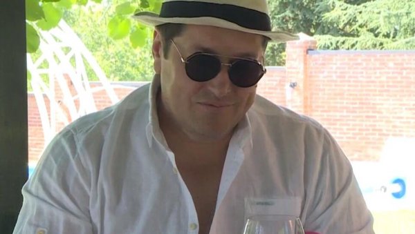 НАШ ЋАЛЕ, ШМЕКЕР, ЛЕГЕНДА: Ацо Пејовић се опростио од Милутина Мркоњића - Одлазиш, али оставио си огроман траг НАШ ЋАЛЕ, ШМЕКЕР, ЛЕГЕНДА: Ацо Пејовић се опростио од Милутина Мркоњића - Одлазиш, али оставио си огроман траг