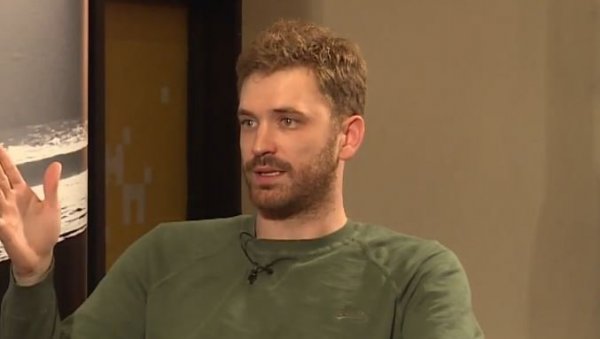 ГЛУМАЦ МОМЧИЛО ОТАШЕВИЋ ОТВОРИО ДУШУ: Више ме испуњава да будем мали, снуждени водоинсталатер - не занима ме популарност ГЛУМАЦ МОМЧИЛО ОТАШЕВИЋ ОТВОРИО ДУШУ: Више ме испуњава да будем мали, снуждени водоинсталатер - не занима ме популарност