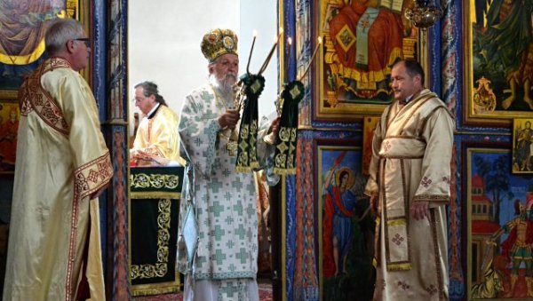 ВРАЊЕ ПРОСЛАВИЛО ГРАДСКУ СЛАВУ: Одржана литургија и литија (ФОТО) ВРАЊЕ ПРОСЛАВИЛО ГРАДСКУ СЛАВУ: Одржана литургија и литија (ФОТО)