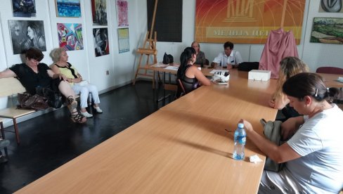 ТРАЖЕ ДА СЕ ДО КРАЈА ИСТРАЖЕ ПОРОЂАЈИ: 20 породица из Расинског округа затражило документацију ТРАЖЕ ДА СЕ ДО КРАЈА ИСТРАЖЕ ПОРОЂАЈИ: 20 породица из Расинског округа затражило документацију