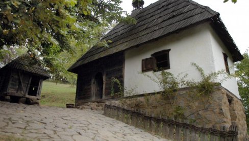 KNJIŽEVNOST SRPSKA, NIJE SAMO SRBIJANSKA: Na skupu u Tršiću doneta Deklaracija o zaštiti nacionalne literature, jezika i kulture KNJIŽEVNOST SRPSKA, NIJE SAMO SRBIJANSKA: Na skupu u Tršiću doneta Deklaracija o zaštiti nacionalne literature, jezika i kulture