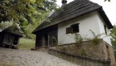АПЕЛИ ПРОФЕСОРА СРПСКОГ: По броју часова матерњег језика на зачељу смо Европе АПЕЛИ ПРОФЕСОРА СРПСКОГ: По броју часова матерњег језика на зачељу смо Европе