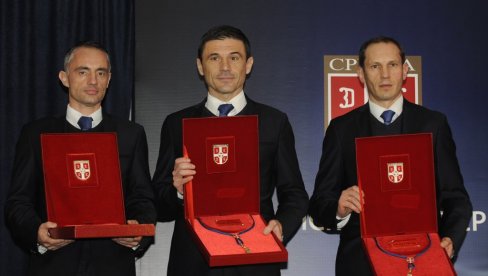 UMESTO ZASTAVICE: Pravac VAR soba UMESTO ZASTAVICE: Pravac VAR soba
