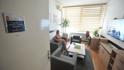 SASLUŠANJA BEZ STRAHA I USTEZANJA: Osetljivi svedoci i oštećeni imaju u novosadskoj Palati pravde na raspolaganju Službu za pomoć i podršku SASLUŠANJA BEZ STRAHA I USTEZANJA: Osetljivi svedoci i oštećeni imaju u novosadskoj Palati pravde na raspolaganju Službu za pomoć i podršku