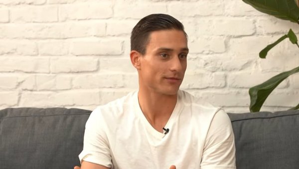 СЛАВЕН ДОШЛО О ТЕШКИМ ТРЕНУЦИМА: Срећа је заправо мир! СЛАВЕН ДОШЛО О ТЕШКИМ ТРЕНУЦИМА: Срећа је заправо мир!