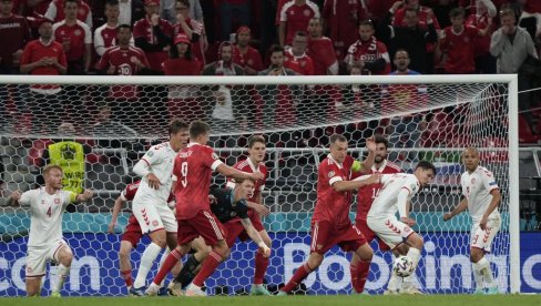 LUDILO NA PARKENU: Danska dominirala protiv Rusije! (VIDEO) LUDILO NA PARKENU: Danska dominirala protiv Rusije! (VIDEO)