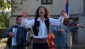 РАЗДОР ЗБОГ РУЖО РУМЕНА: Глумац Небојша Љубишић тужио Драгана Јовановић за крађу песме РАЗДОР ЗБОГ РУЖО РУМЕНА: Глумац Небојша Љубишић тужио Драгана Јовановић за крађу песме
