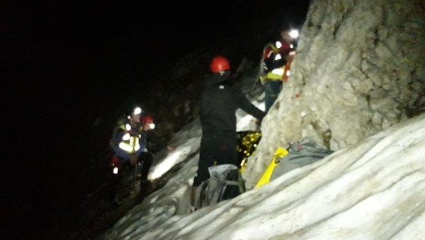 УСПЕШНА АКЦИЈА СПАСАВАЊА: Двојица планинара се оклизнули испод врха Миџора УСПЕШНА АКЦИЈА СПАСАВАЊА: Двојица планинара се оклизнули испод врха Миџора