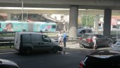 СУДАР КОД АУТОКОМАНДЕ: На ауто-путу Београд-Ниш створила се велика гужва (ФОТО) СУДАР КОД АУТОКОМАНДЕ: На ауто-путу Београд-Ниш створила се велика гужва (ФОТО)