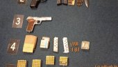 AKCIJA POLICIJE U DANILOVGRADU: Hapšenje i zaplena oružja u Pažiću AKCIJA POLICIJE U DANILOVGRADU: Hapšenje i zaplena oružja u Pažiću
