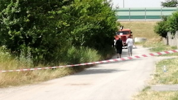 ОВДЕ КО УЂЕ ВИШЕ НЕ ИЗЛАЗИ: Потресно - Бранко из Сурчина био упозорен на несрећу неколико сати пре него што се удавио у септичкој јами ОВДЕ КО УЂЕ ВИШЕ НЕ ИЗЛАЗИ: Потресно - Бранко из Сурчина био упозорен на несрећу неколико сати пре него што се удавио у септичкој јами