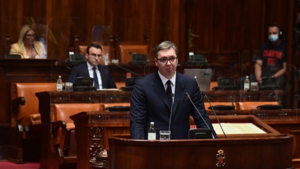 ВУЧИЋ ПРЕДСТАВИО ИЗВЕШТАЈ СКУПШТИНИ О КиМ: Ситуација је тешка, али никада нећемо престати да се боримо (ФОТО/ВИДЕО) ВУЧИЋ ПРЕДСТАВИО ИЗВЕШТАЈ СКУПШТИНИ О КиМ: Ситуација је тешка, али никада нећемо престати да се боримо (ФОТО/ВИДЕО)