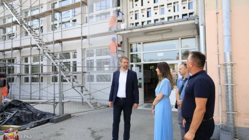 UŠTEDA I BOLJI USLOVI ZA ĐAKE: Radovi na energetskoj sanaciji OŠ Radoje Domanović u Kragujevcu UŠTEDA I BOLJI USLOVI ZA ĐAKE: Radovi na energetskoj sanaciji OŠ Radoje Domanović u Kragujevcu