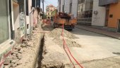 РАДОВИ У ЦЕНТРУ: Отежан саобраћај у Зрењанину због реконструкције главне градске улице РАДОВИ У ЦЕНТРУ: Отежан саобраћај у Зрењанину због реконструкције главне градске улице
