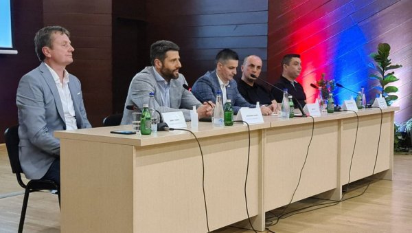 ИСТИНА ЈЕ НА НАШОЈ СТРАНИ: Шапић о резолуцији Владе Црне Горе и покушајима дехуманизације српског народа ИСТИНА ЈЕ НА НАШОЈ СТРАНИ: Шапић о резолуцији Владе Црне Горе и покушајима дехуманизације српског народа