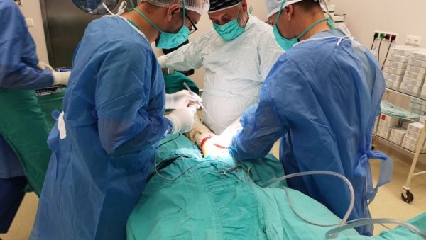 ПАЦИЈЕНТИ КОЈИ ЧЕКАЈУ ОПЕРАЦИЈУ КУКА И КОЛЕНА ДА СЕ ИЗЈАСНЕ: РФЗО упутио позив - рок до 1. јуна ПАЦИЈЕНТИ КОЈИ ЧЕКАЈУ ОПЕРАЦИЈУ КУКА И КОЛЕНА ДА СЕ ИЗЈАСНЕ: РФЗО упутио позив - рок до 1. јуна