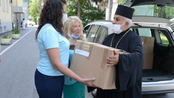 ХУМАНИ СВЕШТЕНИЦИ: Донација болници Студеница у Краљеву ХУМАНИ СВЕШТЕНИЦИ: Донација болници Студеница у Краљеву
