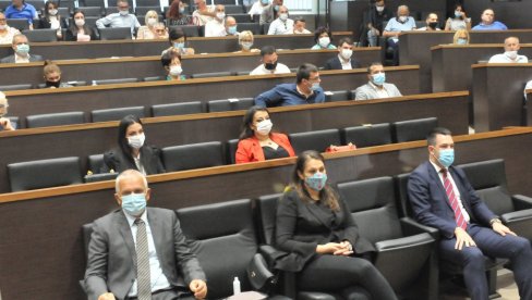 ZANIMLJIV DNEVNI RED SEDNICE SKUPŠTINE GRADA KRALJEVA: Novi razmeštaj direktora ZANIMLJIV DNEVNI RED SEDNICE SKUPŠTINE GRADA KRALJEVA: Novi razmeštaj direktora