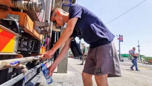 VAŽNE PREPORUKE ZA VRELE DANE: Lekari savetuju kako da prebrodimo toplotni talas VAŽNE PREPORUKE ZA VRELE DANE: Lekari savetuju kako da prebrodimo toplotni talas