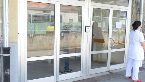 НЕ СМИРУЈЕ СЕ ЕПИДЕМИОЛОШКА СИТУАЦИЈА: На територији Краљева новооболелих 188, преминулих троје НЕ СМИРУЈЕ СЕ ЕПИДЕМИОЛОШКА СИТУАЦИЈА: На територији Краљева новооболелих 188, преминулих троје
