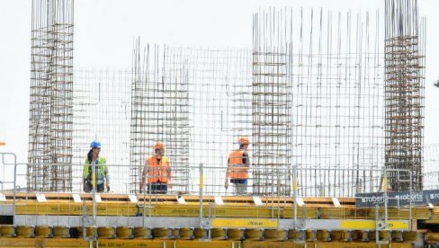 НА ГРАЂЕВИНИ И КАД ЈЕ +36 Ц: Забележен још један тропски дан са рекордном температуром у јуну НА ГРАЂЕВИНИ И КАД ЈЕ +36 Ц: Забележен још један тропски дан са рекордном температуром у јуну