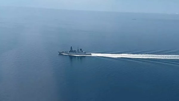 РАЗАРАЧ КРАЉЕВСКЕ МОРНАРИЦЕ ОБОРИО ДРОН: Маневри НАТО флоте код шкотске обале (ВИДЕО) РАЗАРАЧ КРАЉЕВСКЕ МОРНАРИЦЕ ОБОРИО ДРОН: Маневри НАТО флоте код шкотске обале (ВИДЕО)